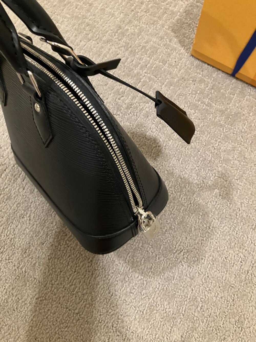 Louis Vuitton Black Epi Alma BB - Picture 3 of 6